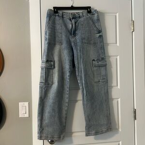 Vervet cargo jeans, light blue wash, size 31.